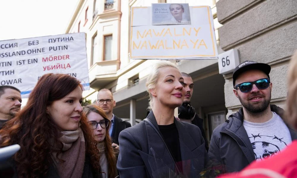 Μήνυμα της χήρας του Ναβάλνι στον ρωσικό λαό: «Να είστε γενναίοι μια μέρα πολύ σύντομα θα νικήσουμε»